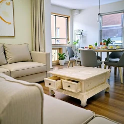 Univers Déco·Globe-Trotter|Tables Basses Carrées|Maori Table basse Opium Hévéa 4 tiroirs et pieds galbés 75x75x39,8cm